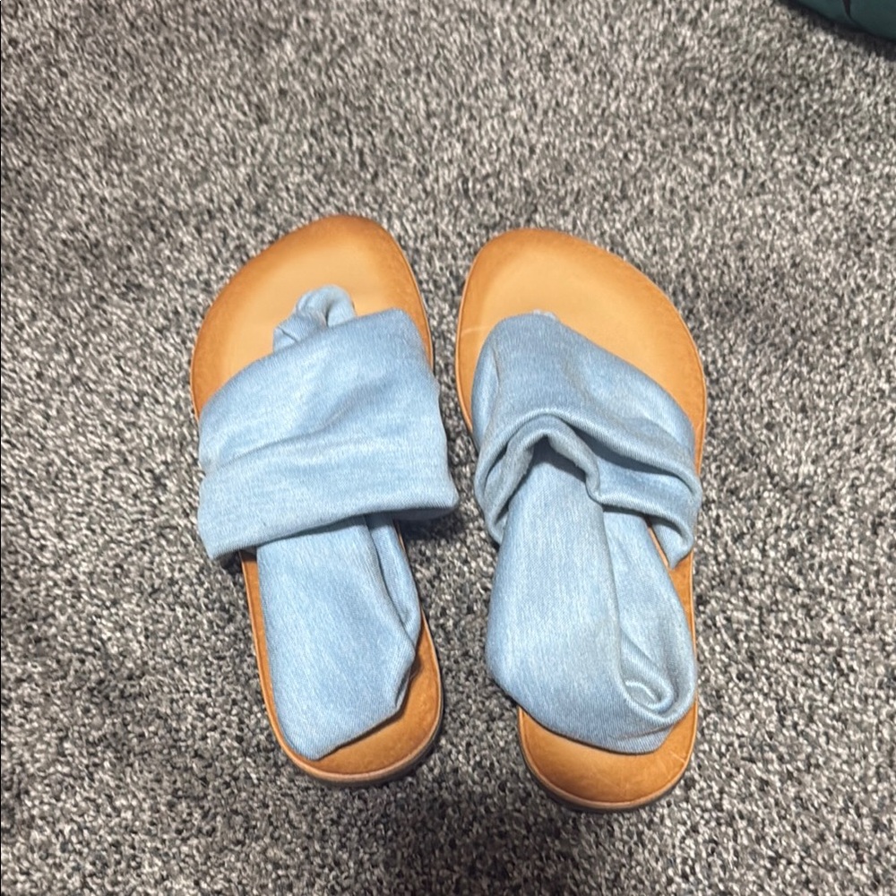 Dirty Laundry Blue and Tan Sandals Soft Flexible Soles